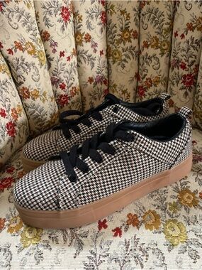 Ichi Women’s Size 38 Herringbone Casual Sneakers Business Office Metro Neutral